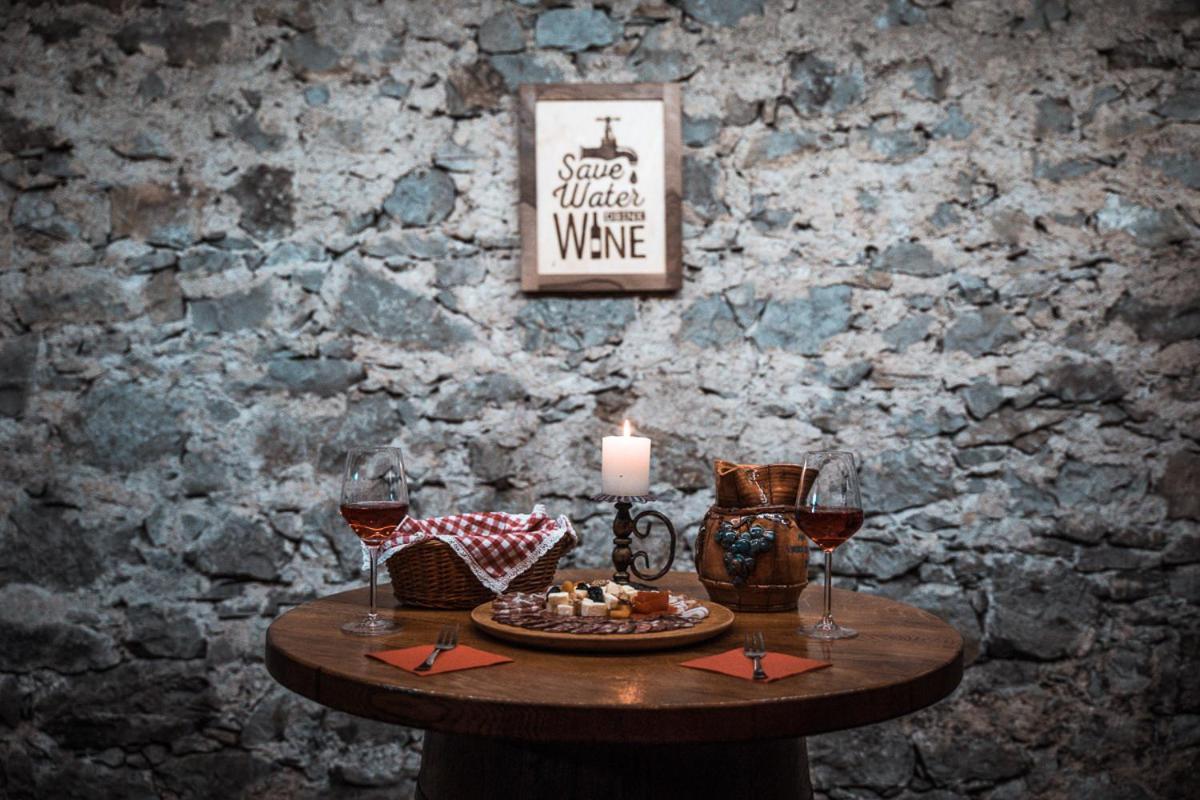 Vineyard Cottage Skatlar Otocec Bagian luar foto