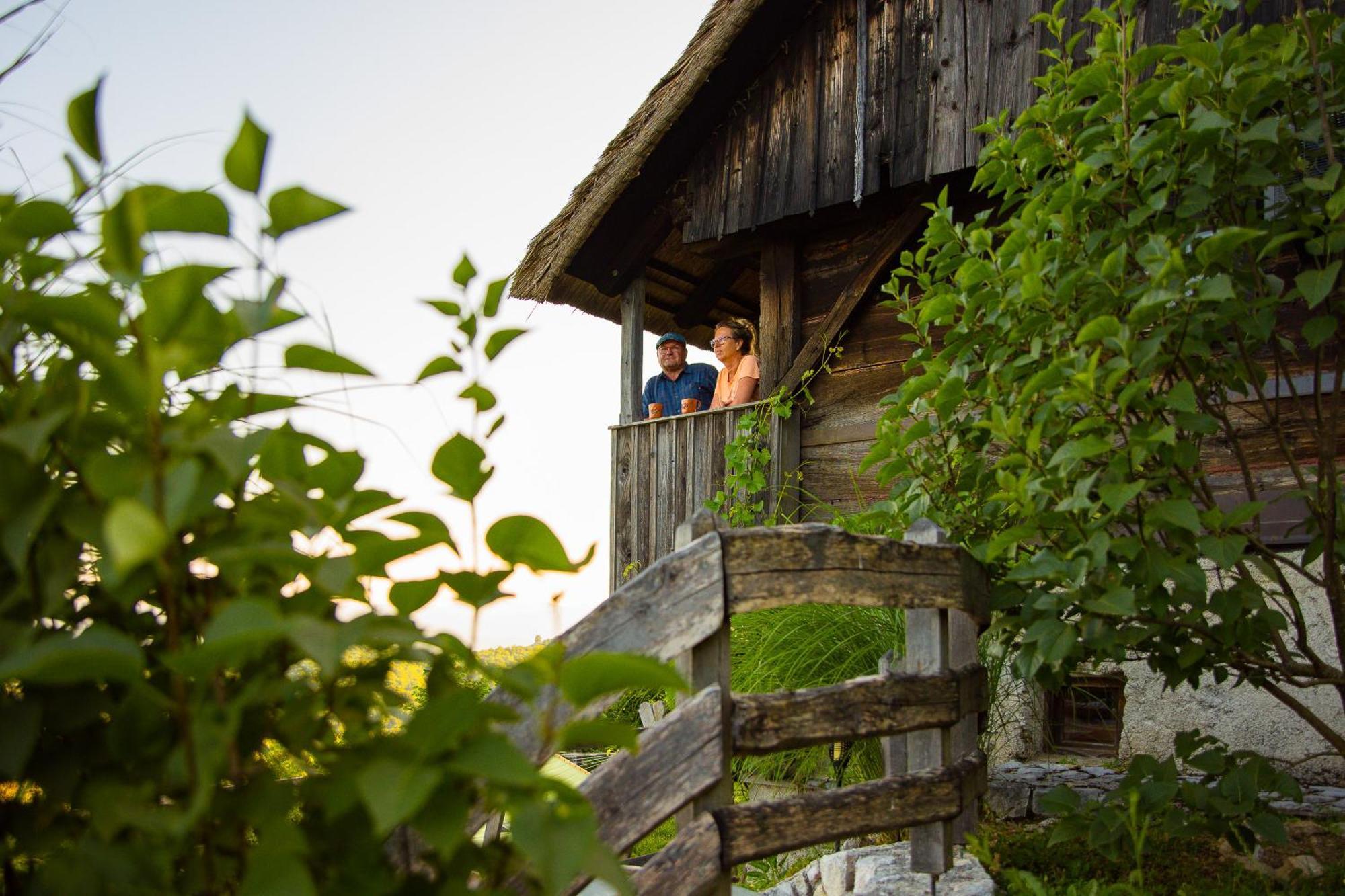 Vineyard Cottage Skatlar Otocec Bagian luar foto
