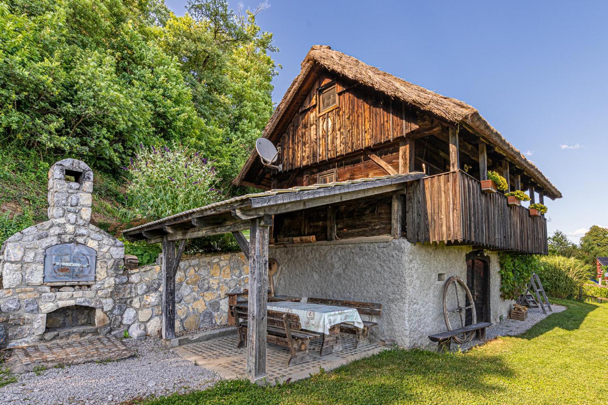 Vineyard Cottage Skatlar Otocec Bagian luar foto