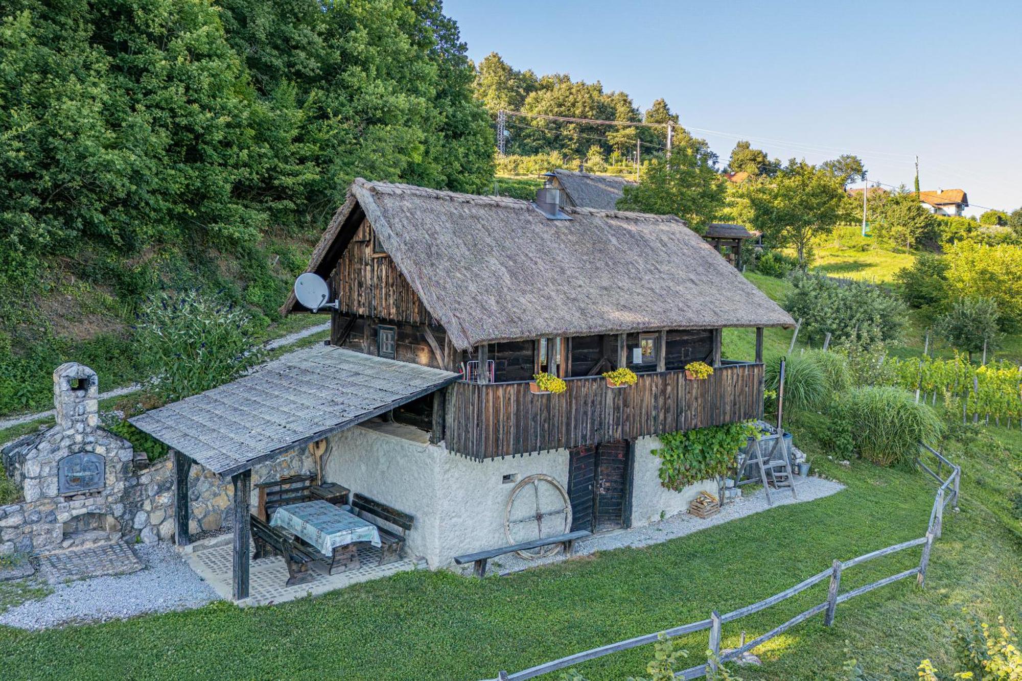 Vineyard Cottage Skatlar Otocec Bagian luar foto